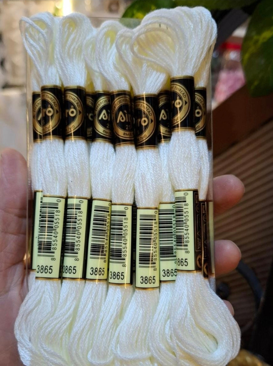 3865